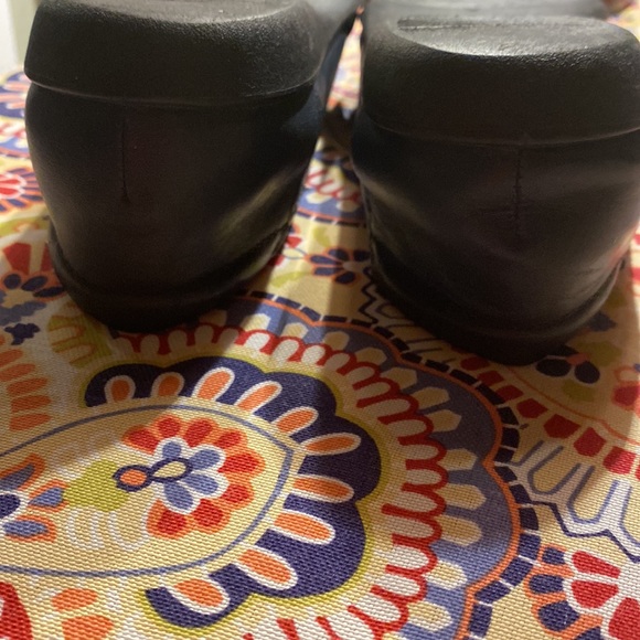 Blue Naturalizer flats. Well cushioned insoles, no slide soles  simple, classic - Picture 3 of 5